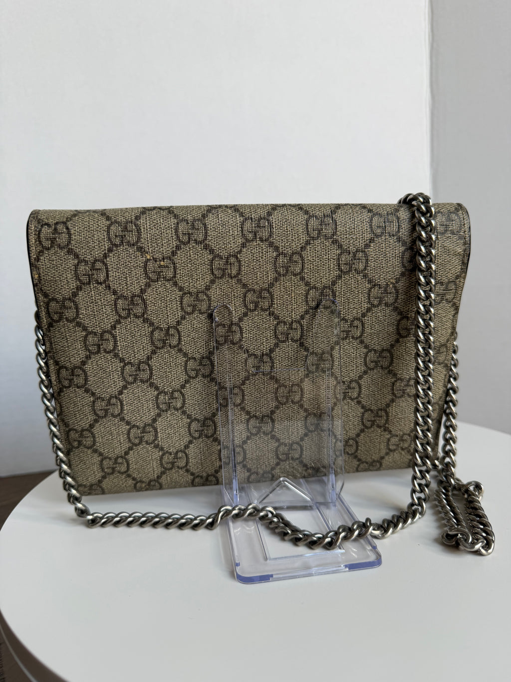 Gucci Wallet on chain (minor scuffs)