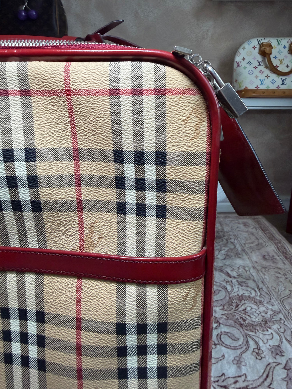 Burberry Carry On