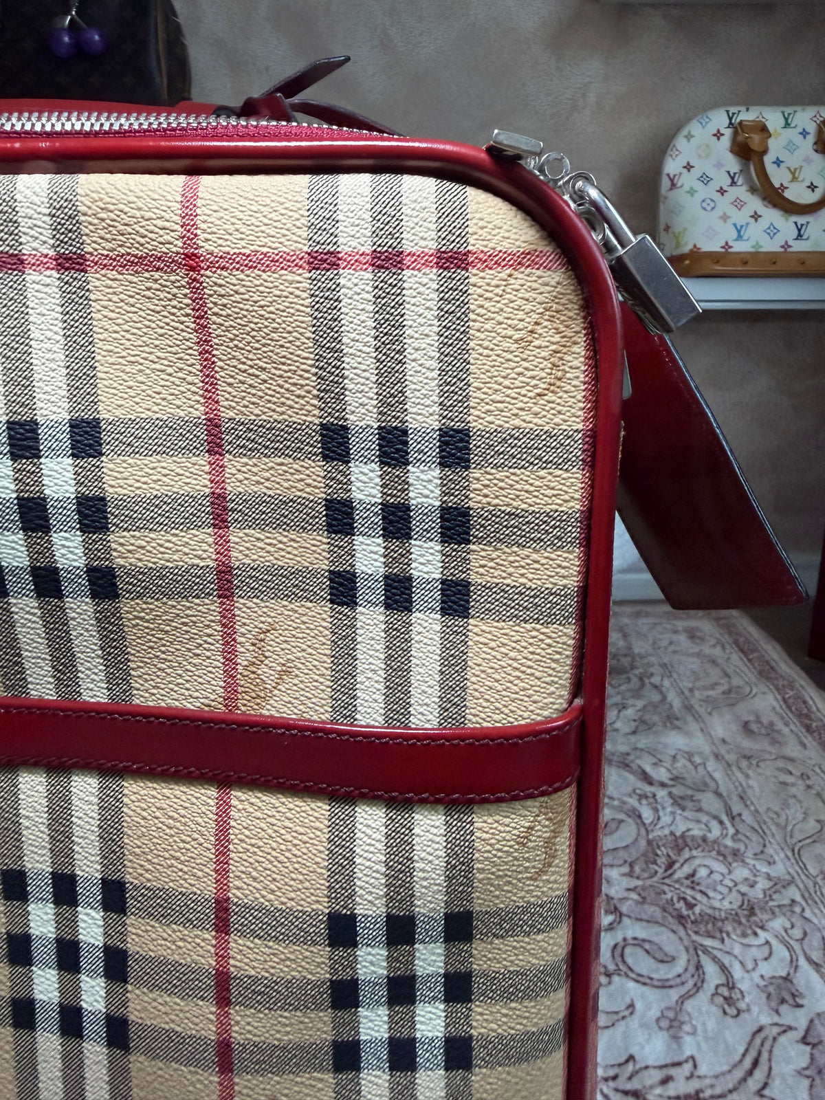 Burberry Carry On