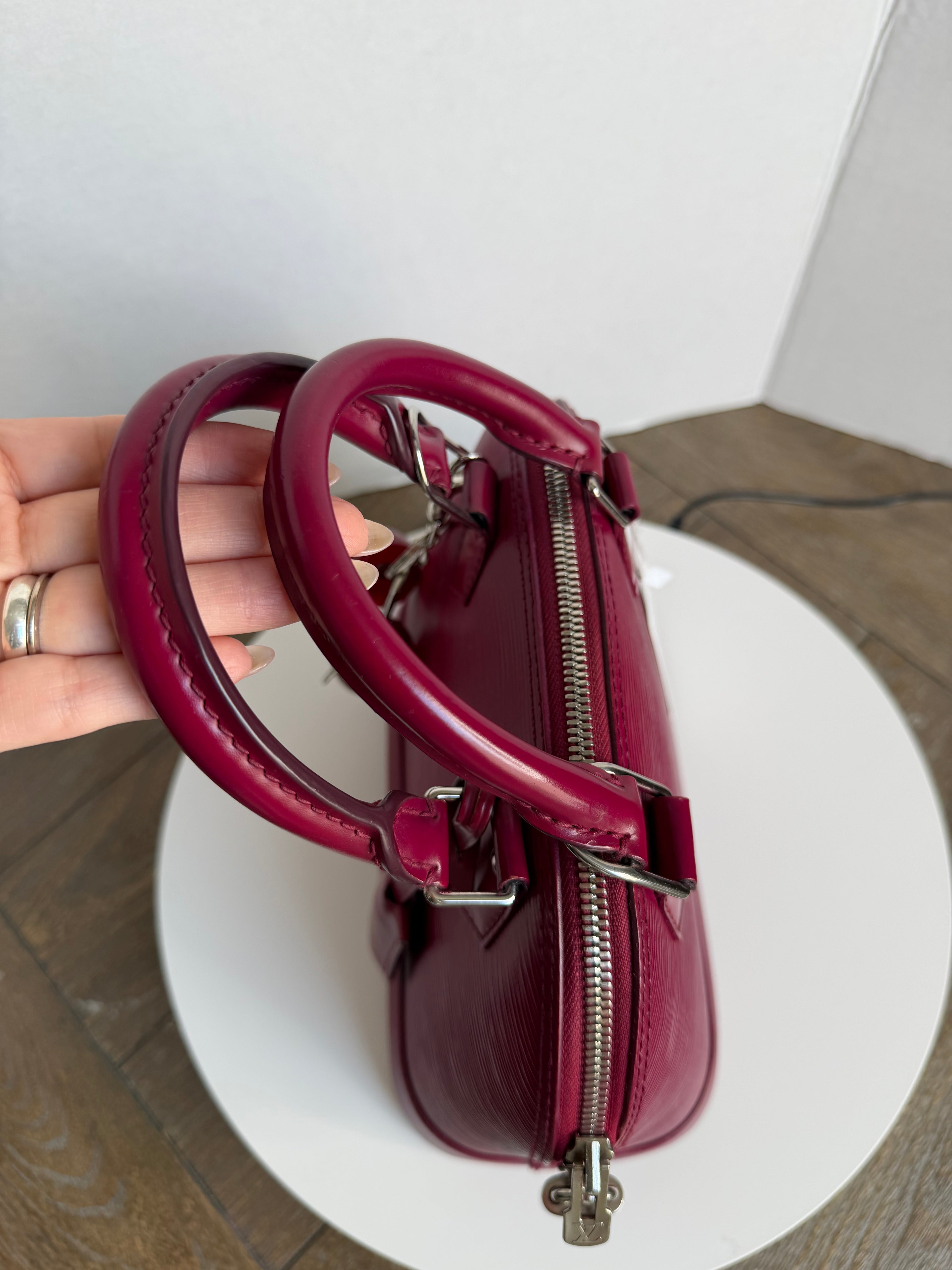 Louis Vuitton Epi Alma BB