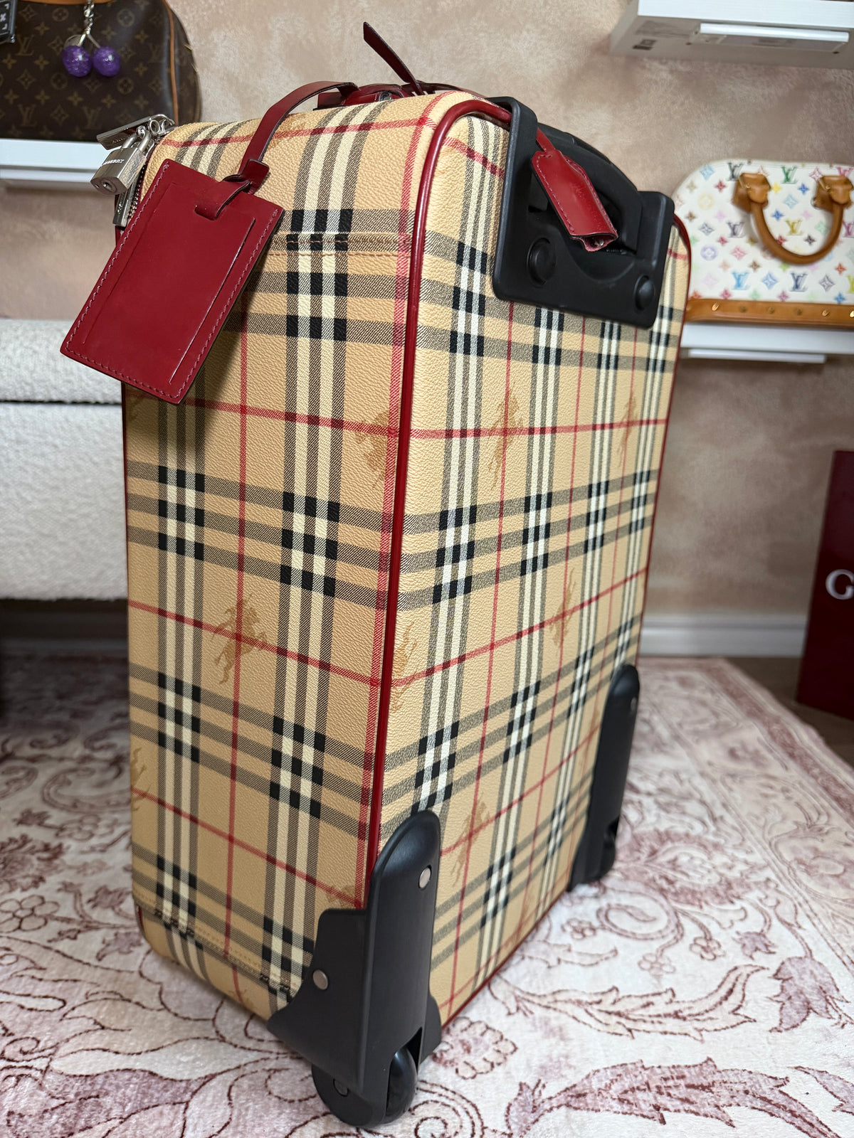 Burberry Carry On