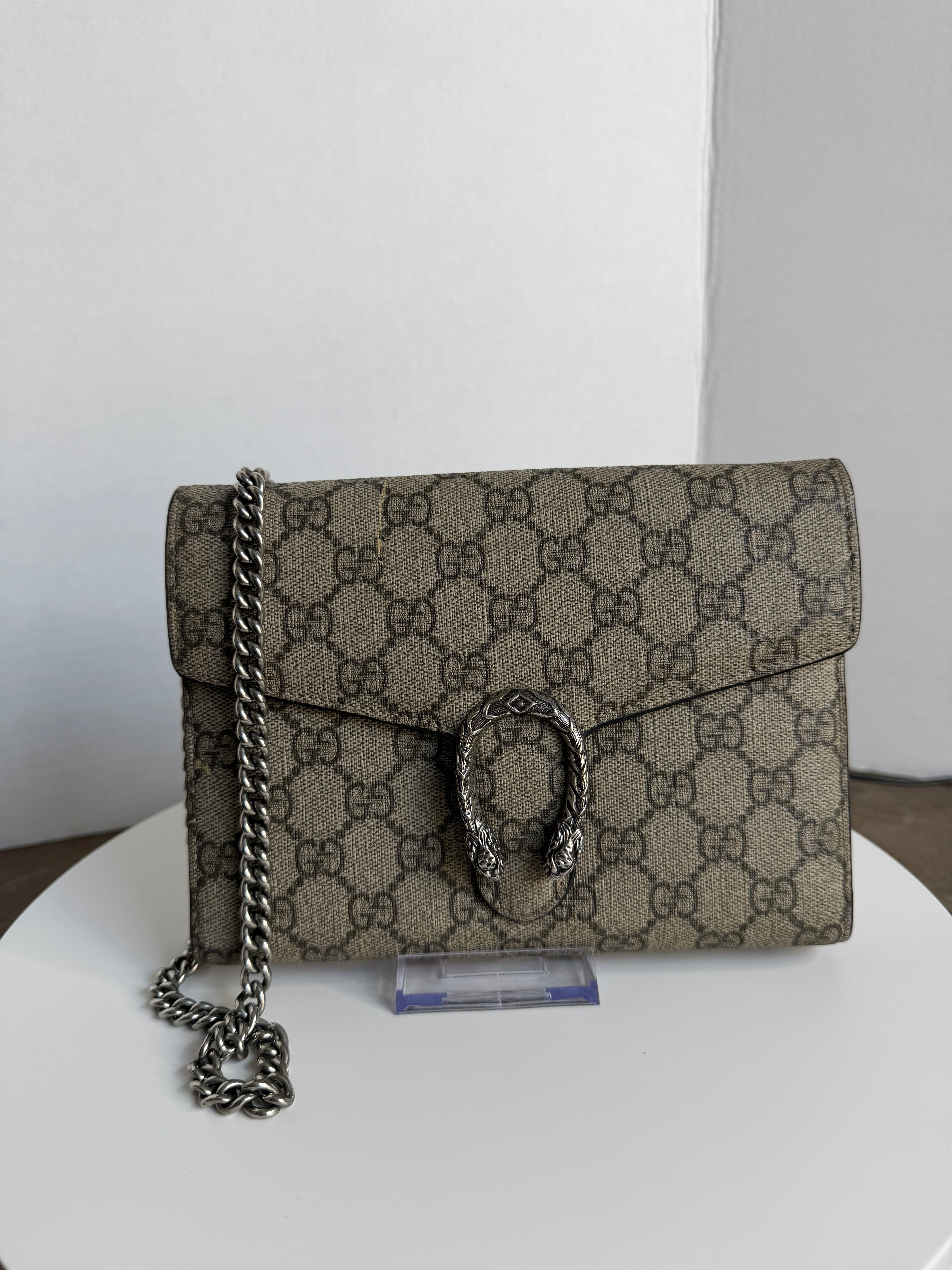 Gucci Wallet on chain (minor scuffs)