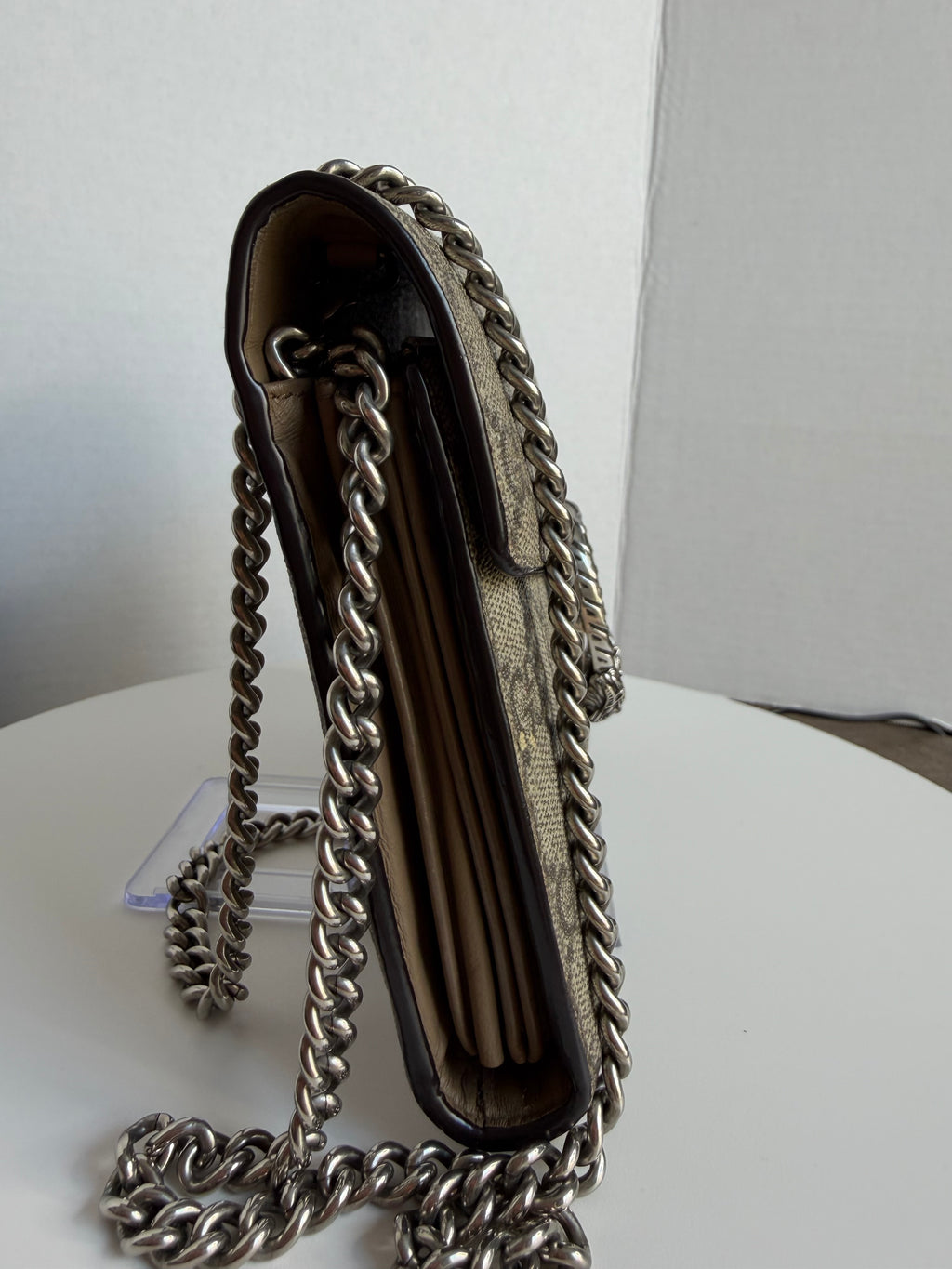 Gucci Wallet on chain (minor scuffs)