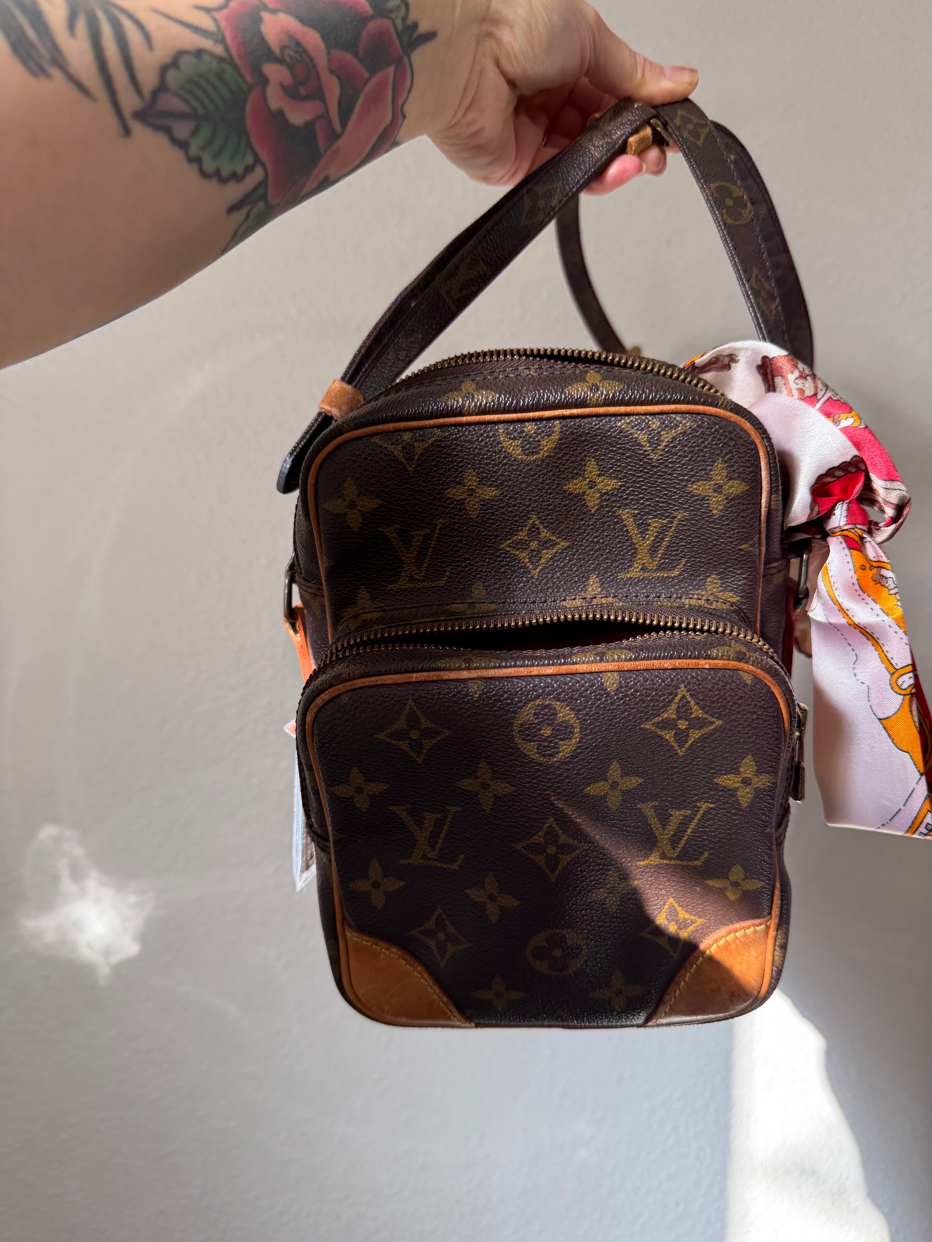 LV amazone and LV wallet for Dora