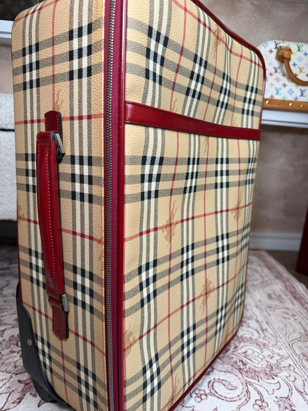 Burberry Carry On