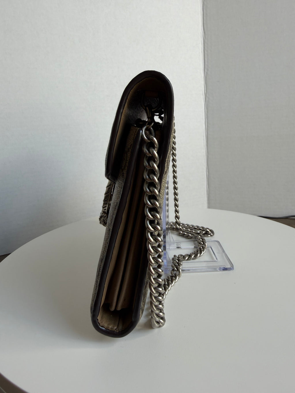 Gucci Wallet on chain (minor scuffs)