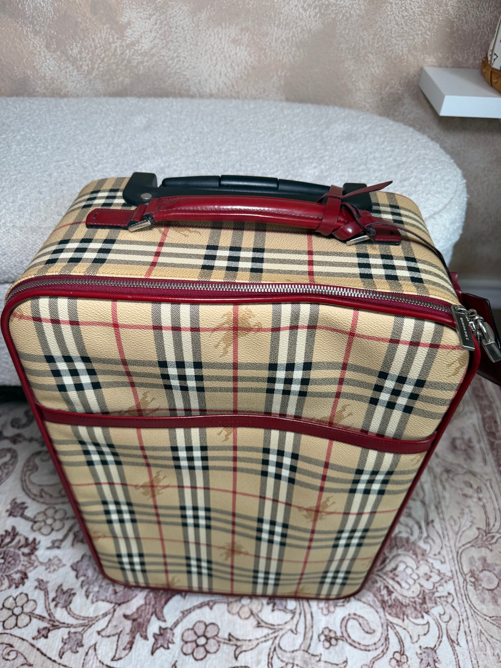 Burberry Carry On
