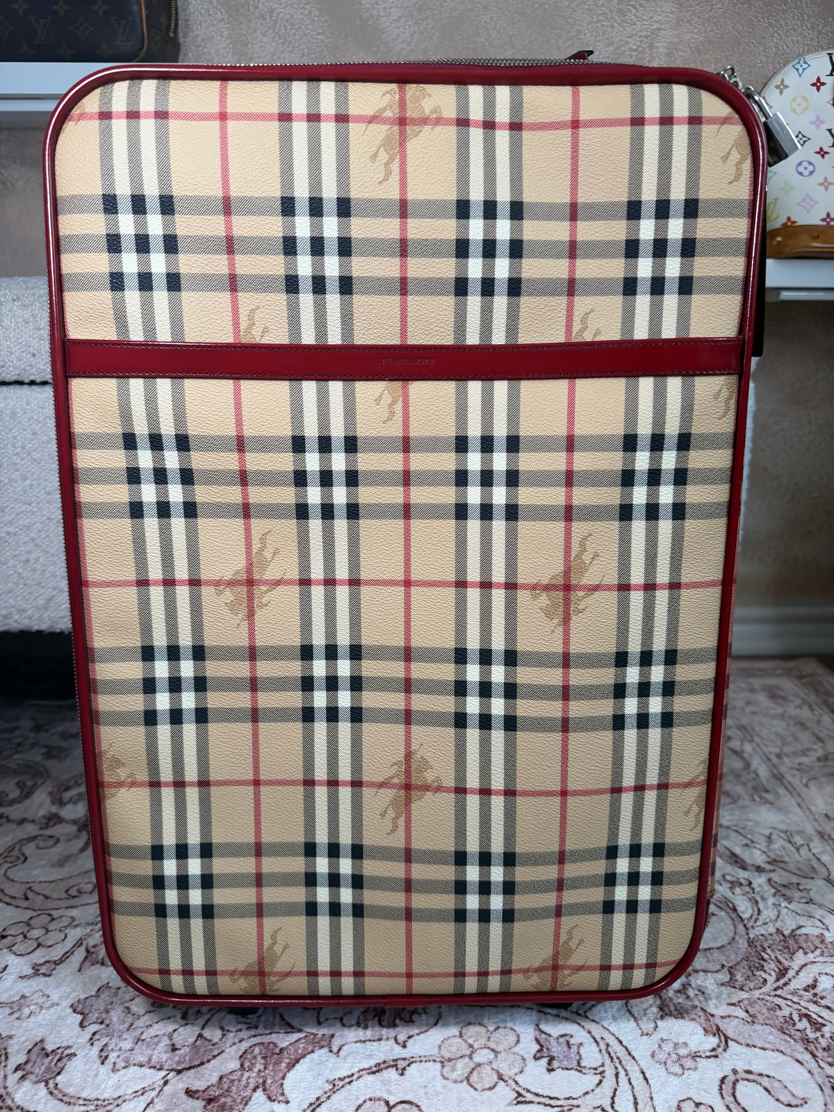 Burberry Carry On